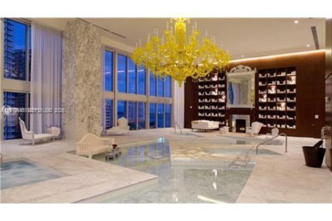 Condo in Miami, Florida, 1 bedroom  № 2042506 - photo 3