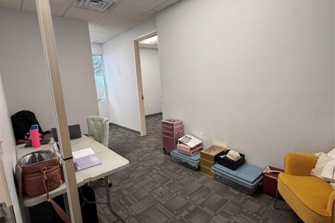 Commercial property in Tampa, Florida 75.72 sq.m. № 2214087 - photo 5