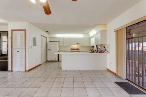 Купить виллу или дом в Майами, Флорида 3 спальни, 158.12м2, № 2010671 - фото 8