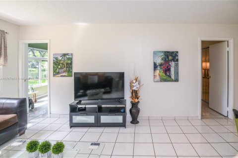 Copropriété à vendre à Lauderdale Lakes, Floride: 1 chambre, 63.55 m2 № 2014628 - photo 13