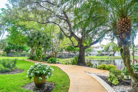 Copropriété à vendre à Lauderdale Lakes, Floride: 1 chambre, 63.55 m2 № 2014628 - photo 3