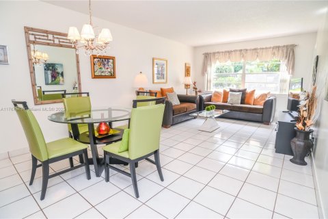 Copropriété à vendre à Lauderdale Lakes, Floride: 1 chambre, 63.55 m2 № 2014628 - photo 10