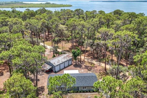 Villa ou maison à Lady Lake, Floride 3 chambres, 149.39 m2 № 2197112