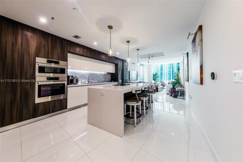 Condominio en venta en Miami, Florida, 4 dormitorios, 203.27 m2 № 1959817 - foto 5