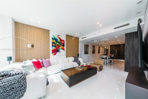 Condominio en venta en Miami, Florida, 4 dormitorios, 203.27 m2 № 1959817 - foto 8