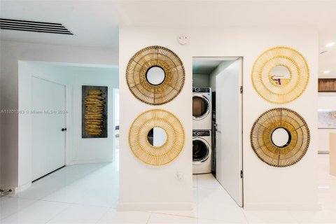 Condominio en venta en Miami, Florida, 4 dormitorios, 203.27 m2 № 1959817 - foto 9