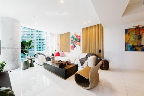 Condominio en venta en Miami, Florida, 4 dormitorios, 203.27 m2 № 1959817 - foto 7