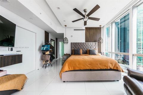 Condominio en venta en Miami, Florida, 4 dormitorios, 203.27 m2 № 1959817 - foto 11