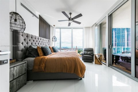 Condominio en venta en Miami, Florida, 4 dormitorios, 203.27 m2 № 1959817 - foto 10
