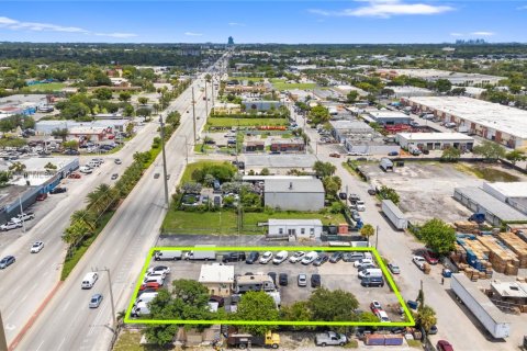 Commercial property in West Park, Florida № 1882177 - photo 6