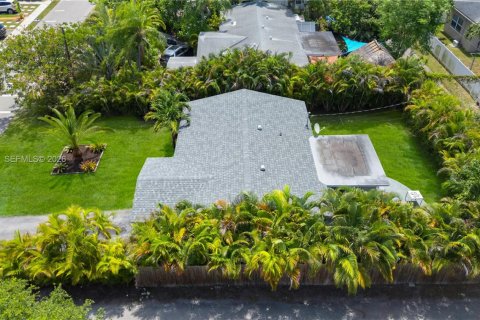 Casa en venta en Dania Beach, Florida, 3 dormitorios, 128.21 m2 № 2241506 - foto 9