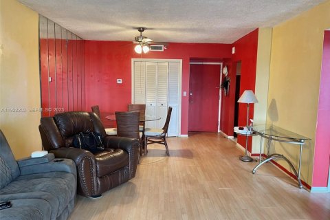 Copropriété à vendre à Hollywood, Floride: 1 chambre, 78.41 m2 № 1976446 - photo 2