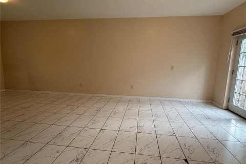House in Winter Garden, Florida 6 bedrooms, 267.19 sq.m. № 1789214 - photo 25