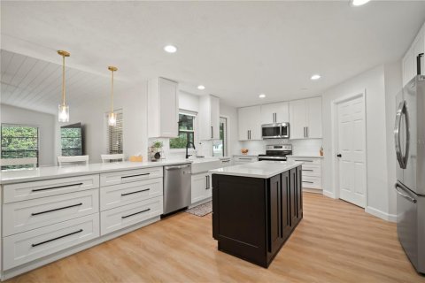 Villa ou maison à vendre à Land O' Lakes, Floride: 3 chambres, 201.13 m2 № 1816793 - photo 5