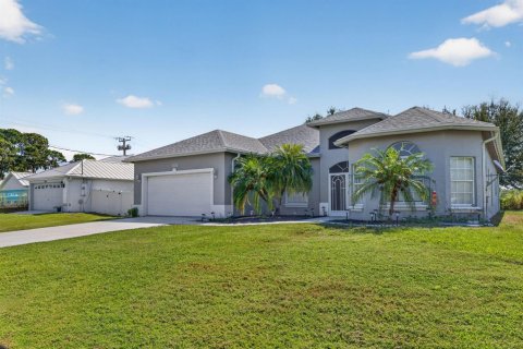 Villa ou maison à vendre à Port St. Lucie, Floride: 3 chambres, 183.3 m2 № 2315447 - photo 3