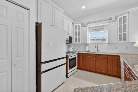 Villa ou maison à vendre à Port St. Lucie, Floride: 3 chambres, 183.3 m2 № 2315447 - photo 19