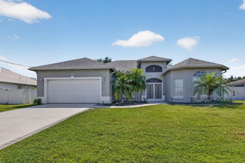 Villa ou maison à Port St. Lucie, Floride 3 chambres, 183.3 m2 № 2315447