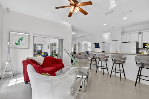 Villa ou maison à vendre à Port St. Lucie, Floride: 3 chambres, 183.3 m2 № 2315447 - photo 12