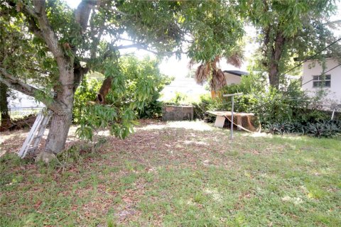 House in Miami, Florida 2 bedrooms, 88.07 sq.m. № 1947952 - photo 3