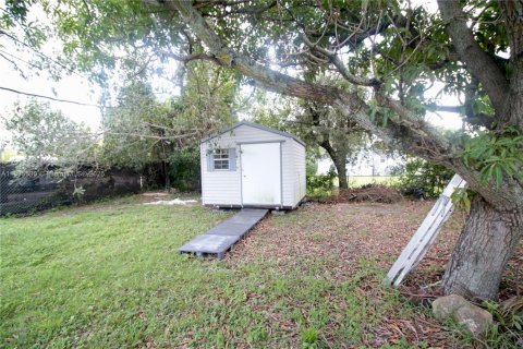 House in Miami, Florida 2 bedrooms, 88.07 sq.m. № 1947952 - photo 7