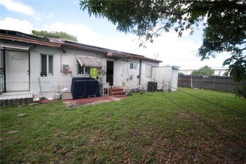 House in Miami, Florida 2 bedrooms, 88.07 sq.m. № 1947952 - photo 6