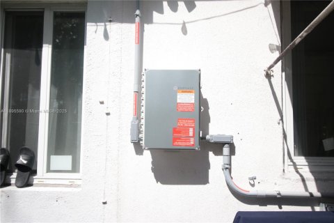 House in Miami, Florida 2 bedrooms, 88.07 sq.m. № 1947952 - photo 28