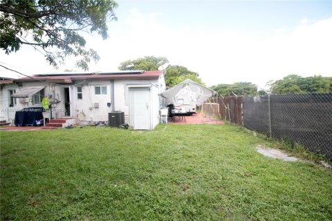 House in Miami, Florida 2 bedrooms, 88.07 sq.m. № 1947952 - photo 8