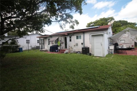 House in Miami, Florida 2 bedrooms, 88.07 sq.m. № 1947952 - photo 10