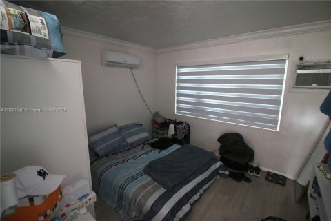 House in Miami, Florida 2 bedrooms, 88.07 sq.m. № 1947952 - photo 15