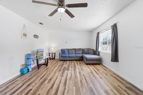 Villa ou maison à vendre à Spring Hill, Floride: 2 chambres, 103.96 m2 № 2408851 - photo 5