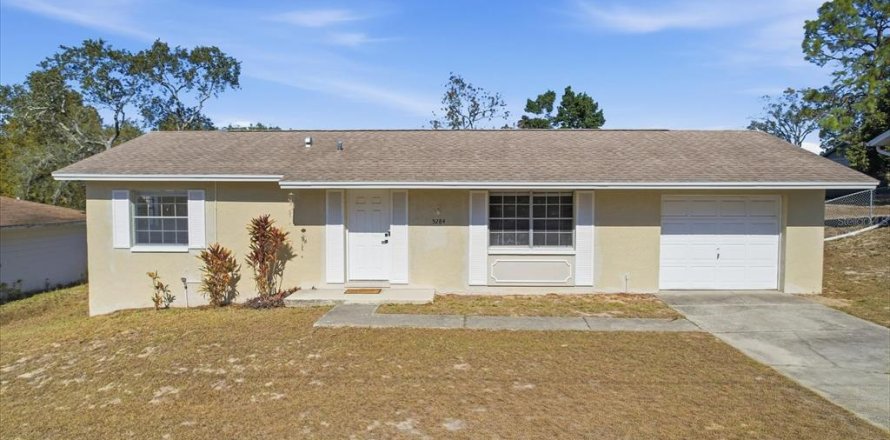 Villa ou maison à Spring Hill, Floride 2 chambres, 103.96 m2 № 2408851