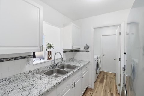 Villa ou maison à vendre à Spring Hill, Floride: 2 chambres, 103.96 m2 № 2408851 - photo 11