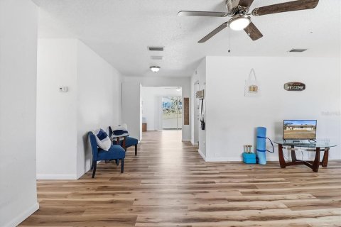 Villa ou maison à vendre à Spring Hill, Floride: 2 chambres, 103.96 m2 № 2408851 - photo 4
