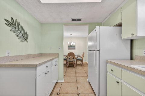 Condo in Largo, Florida, 1 bedroom  № 2157955 - photo 4