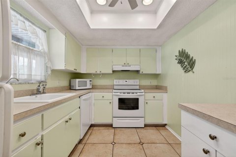 Condo in Largo, Florida, 1 bedroom  № 2157955 - photo 6