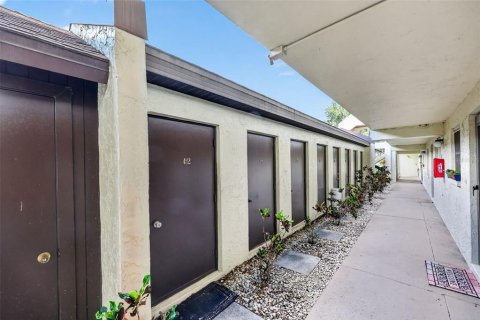 Condo in Largo, Florida, 1 bedroom  № 2157955 - photo 20