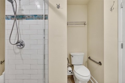 Condo in Largo, Florida, 1 bedroom  № 2157955 - photo 16
