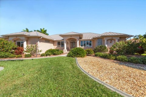 Villa ou maison à Punta Gorda, Floride 3 chambres, 221.39 m2 № 2097498