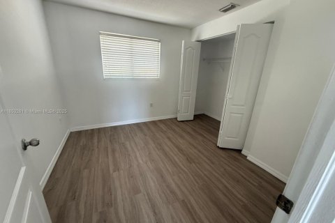 Condo in Miami, Florida, 1 bedroom  № 1857353 - photo 2