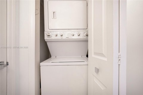 Copropriété à vendre à Miami, Floride: 2 chambres, 78.22 m2 № 2393373 - photo 18