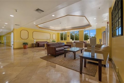 Copropriété à vendre à Miami, Floride: 2 chambres, 78.22 m2 № 2393373 - photo 25