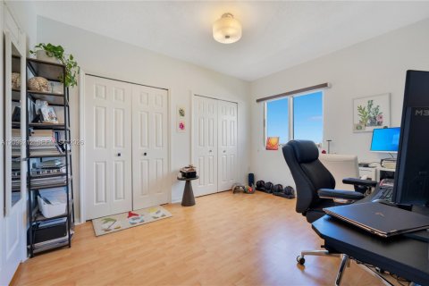 Copropriété à vendre à Miami, Floride: 2 chambres, 78.22 m2 № 2393373 - photo 15