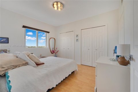 Copropriété à vendre à Miami, Floride: 2 chambres, 78.22 m2 № 2393373 - photo 11