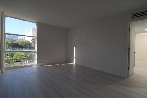 Copropriété à vendre à Sunny Isles Beach, Floride: 1 chambre, 67.35 m2 № 1977677 - photo 15