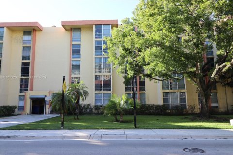 Copropriété à vendre à Sunny Isles Beach, Floride: 1 chambre, 67.35 m2 № 1977677 - photo 24