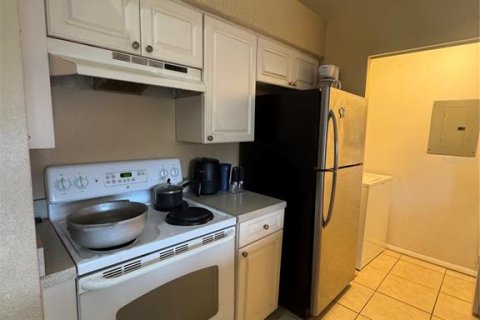 Condominio en venta en Kissimmee, Florida, 1 dormitorio, 68.1 m2 № 2098769 - foto 7