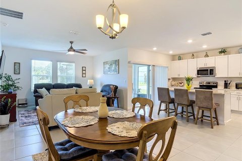 Villa ou maison à vendre à Edgewater, Floride: 4 chambres, 168.99 m2 № 2306752 - photo 12