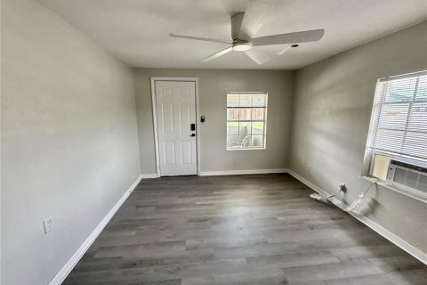 Apartamento en alquiler en Haines City, Florida, 1 dormitorio, 40.13 m2 № 1798318 - foto 6