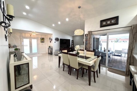 Купить виллу или дом в Хайалиа, Флорида 3 спальни, 130.06м2, № 1958701 - фото 9