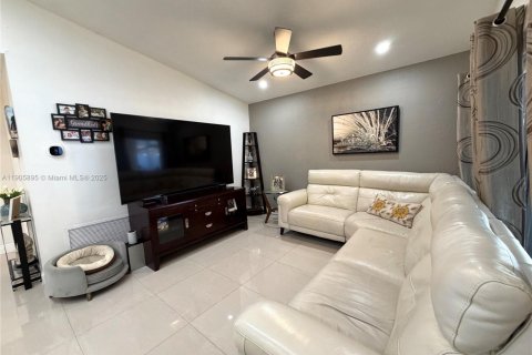 Купить виллу или дом в Хайалиа, Флорида 3 спальни, 130.06м2, № 1958701 - фото 10